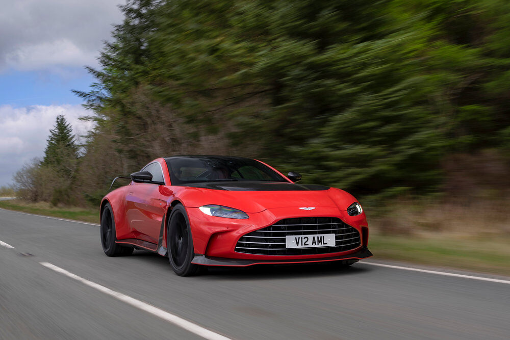 Aston Martin V12 Vantage